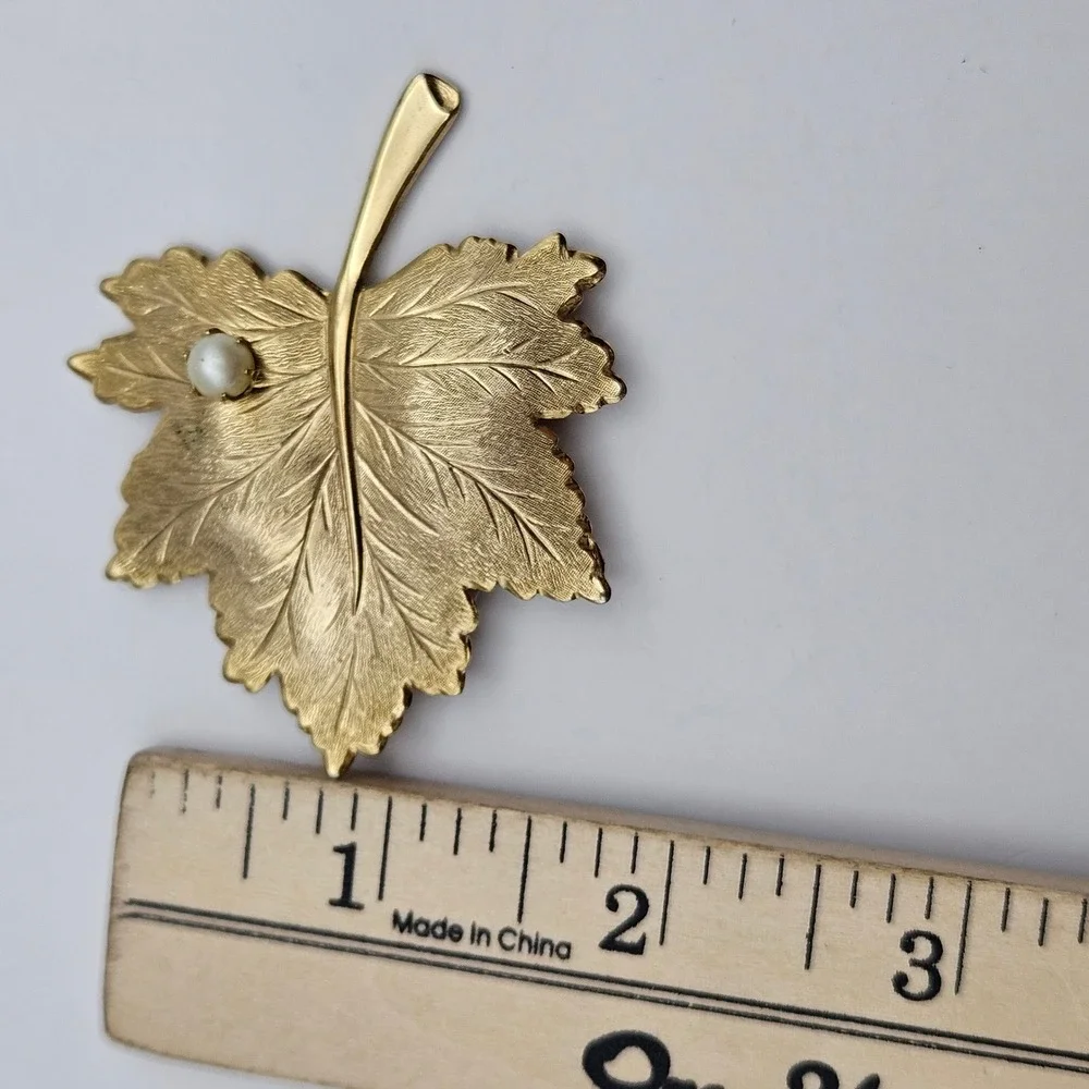 Sarah Coventry Vintage Gold Tone Maple Leaf Brooch with Faux Pearl Accent Pin